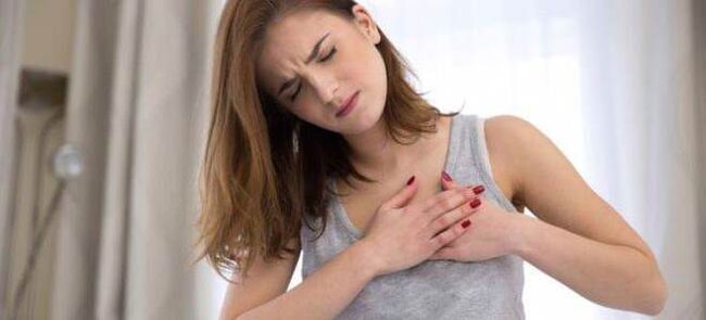 Остеохондрозата на гръдния кош може да се прояви като болка в сърдечната област